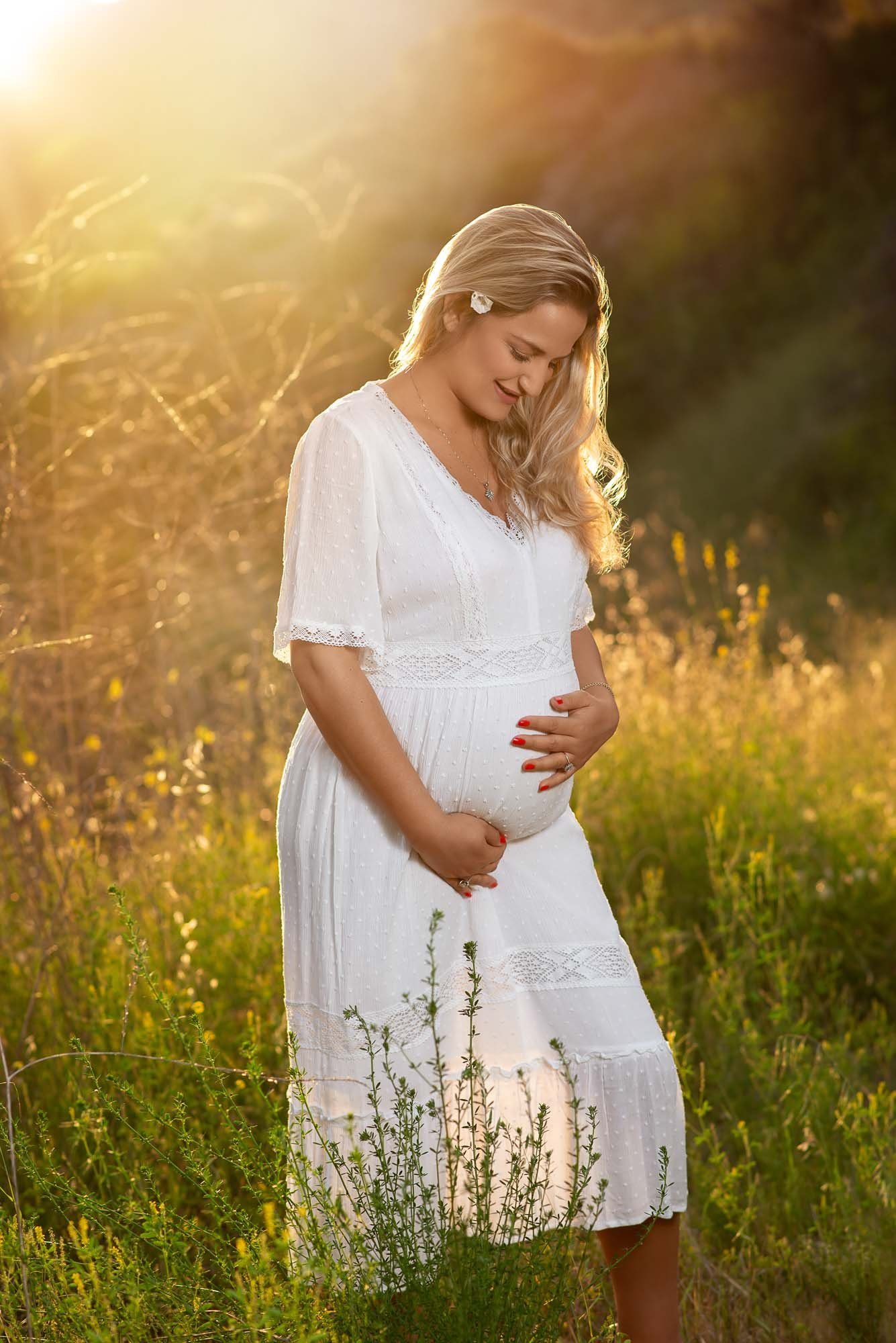 Pregnancy photography by Noa Singer